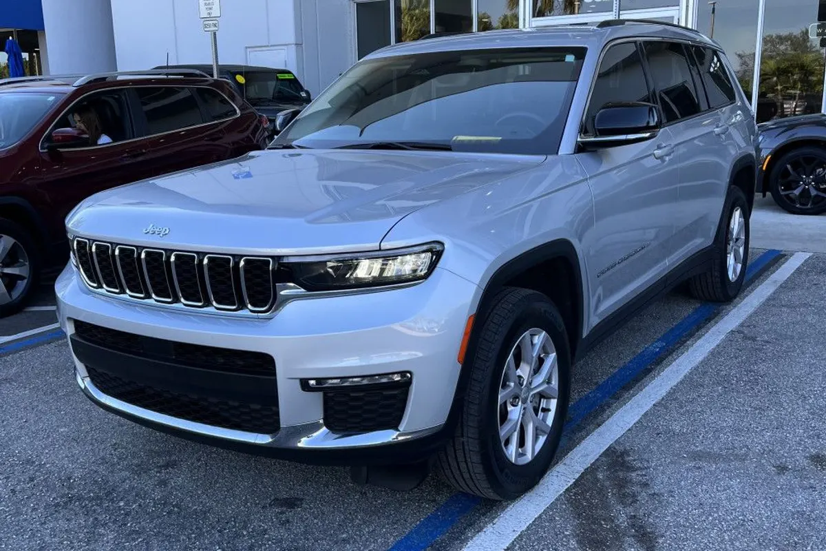 Jeep Grand Cherokee L, 3-row for rent in Miami and Fort Lauderdale