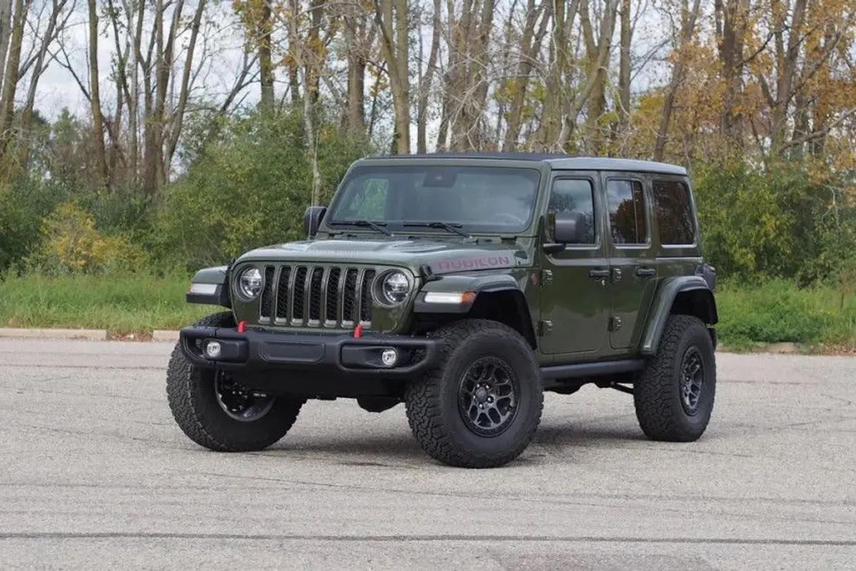 Jeep Wrangler Rubicon Recon Sky Top for rent in Miami and Fort Lauderdale